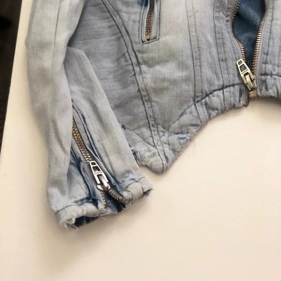 . NEW! BLANK NYC jean jacket sz M - Picture 2 of 6